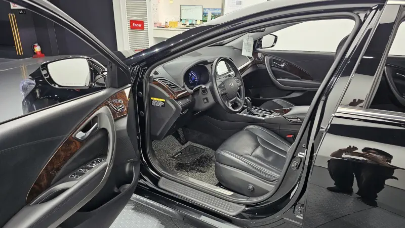 Hyundai Aslan