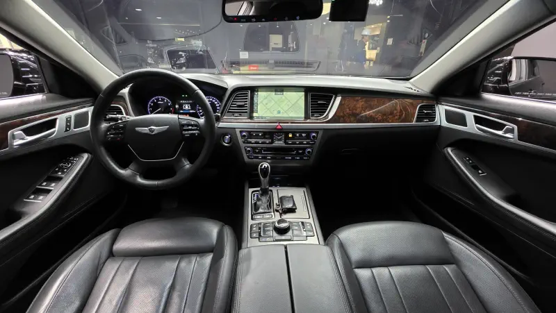 Hyundai Genesis