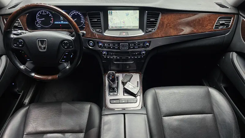 Hyundai Equus