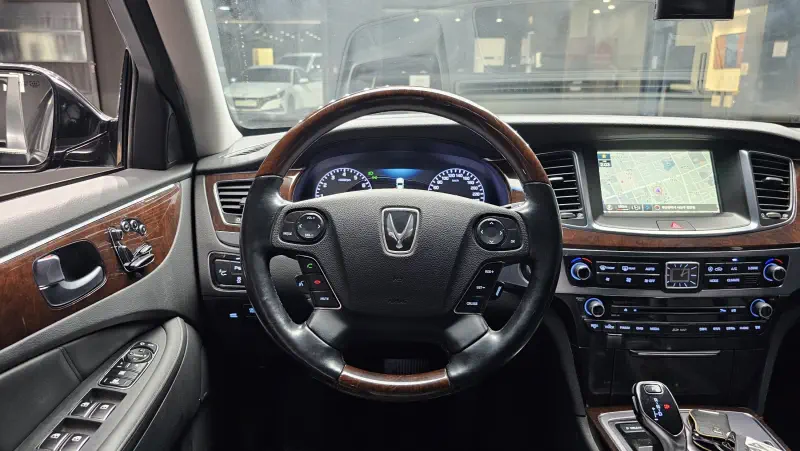 Hyundai Equus
