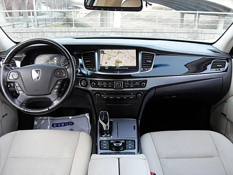 Hyundai Equus