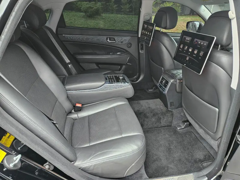 Hyundai Equus