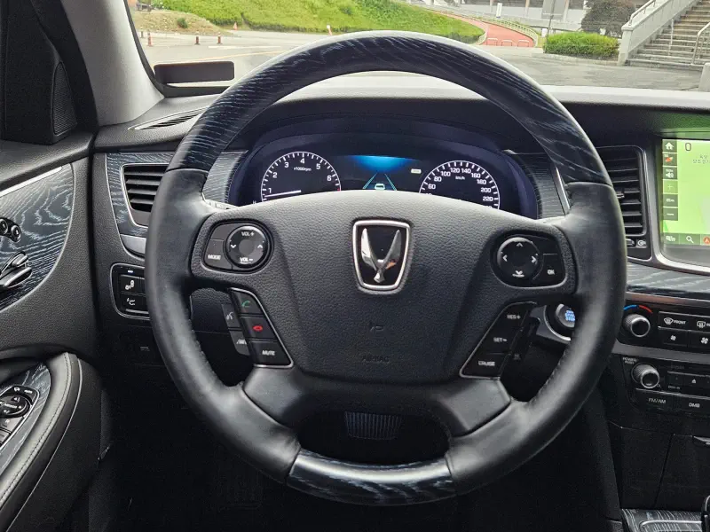 Hyundai Equus