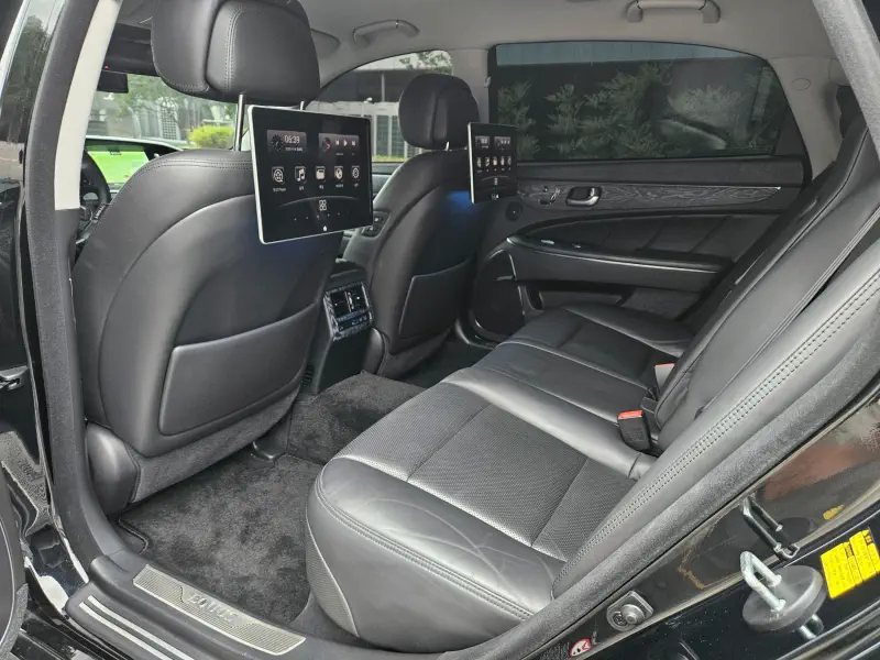 Hyundai Equus