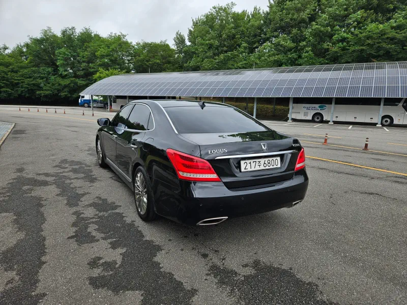 Hyundai Equus