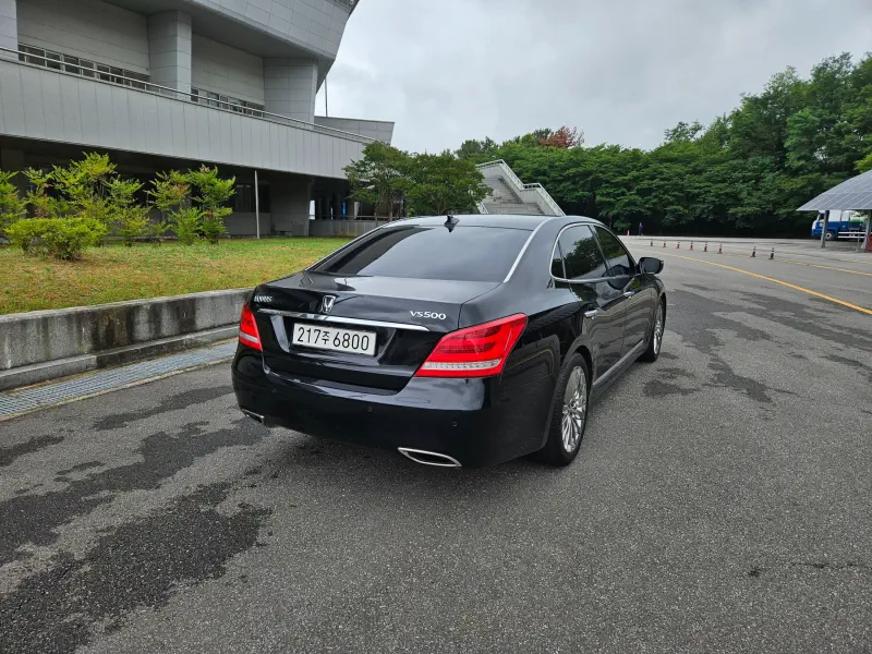 Hyundai Equus