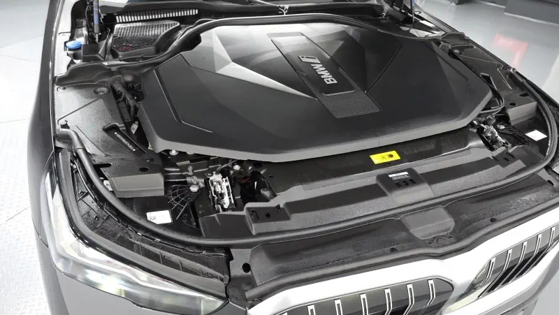 BMW i5