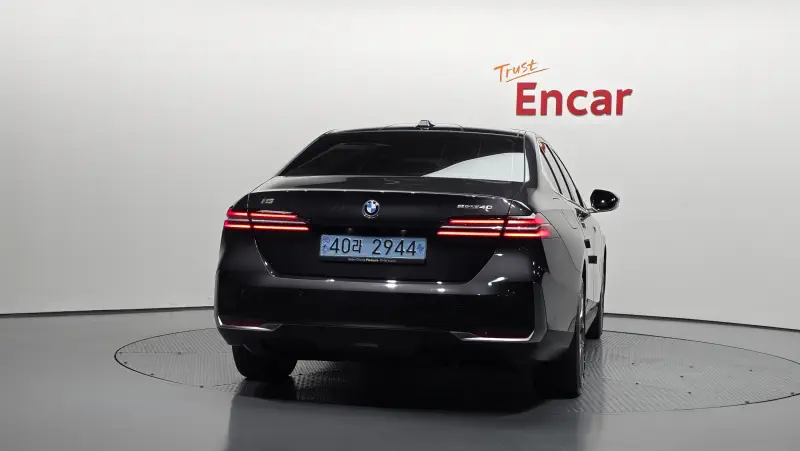 BMW i5
