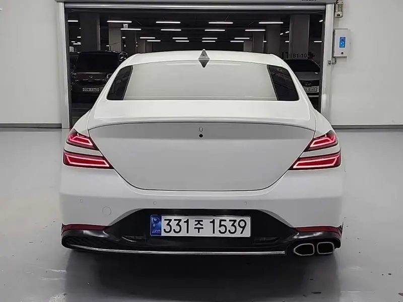 Genesis G70