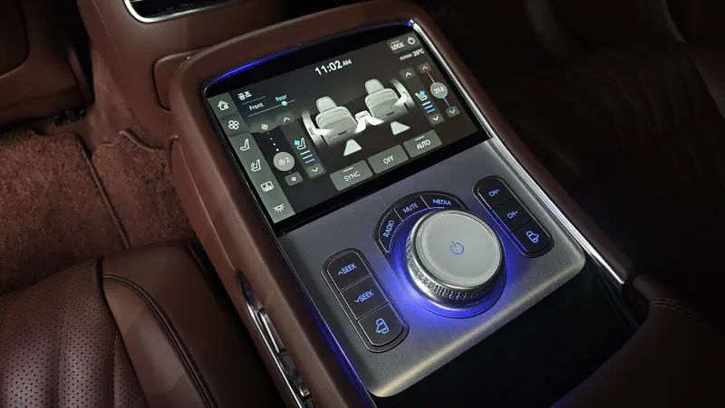 Genesis G90