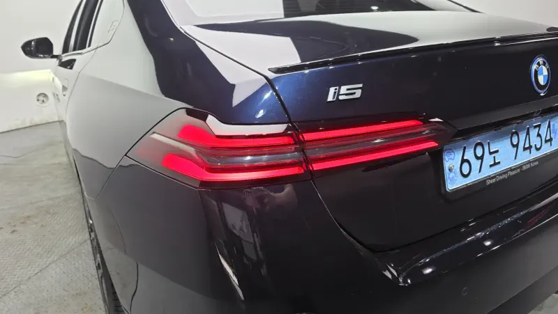 BMW i5