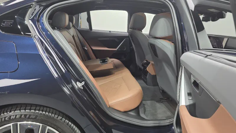 BMW i5