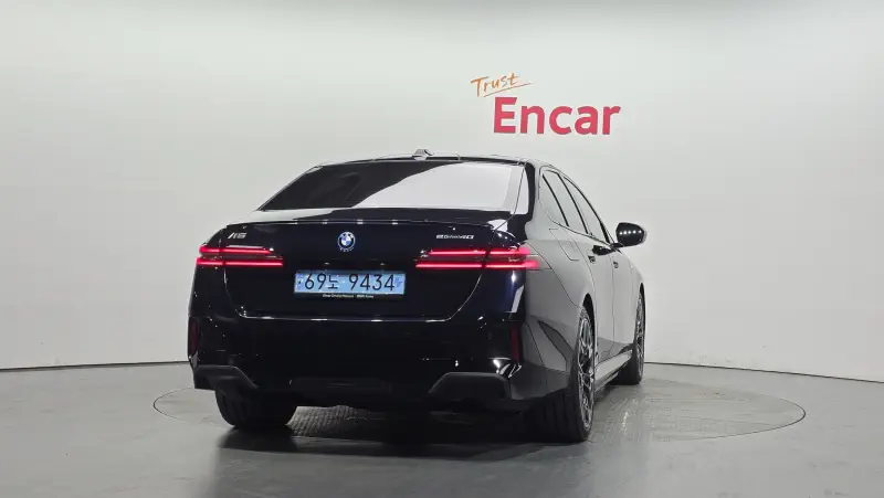 BMW i5
