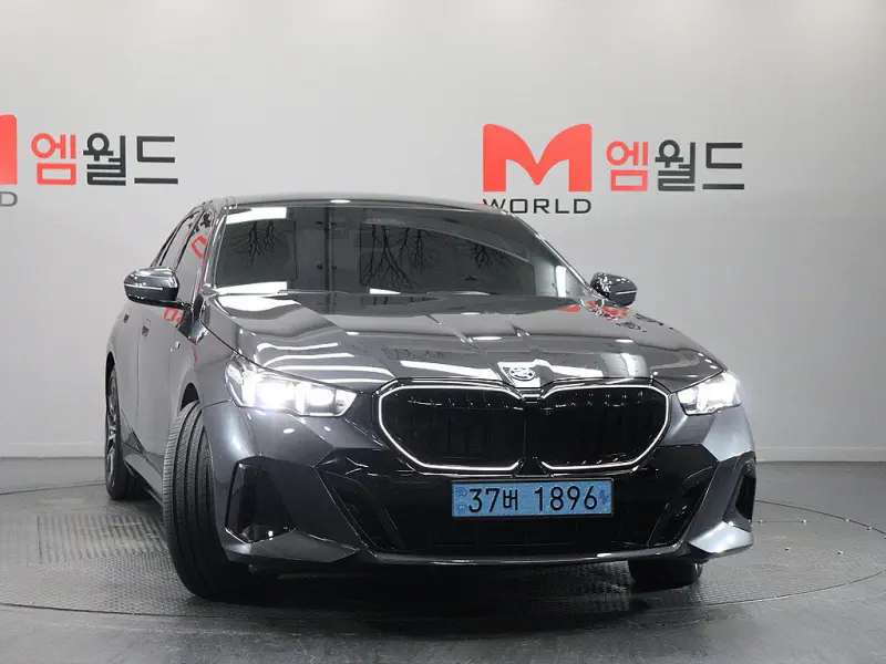 BMW i5