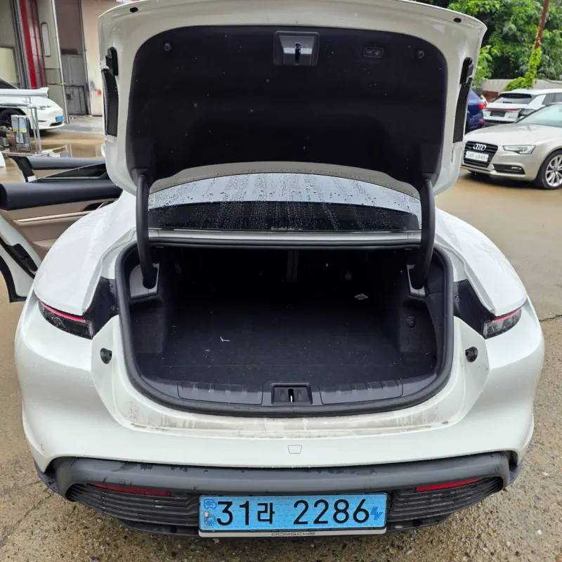 Porsche Taycan