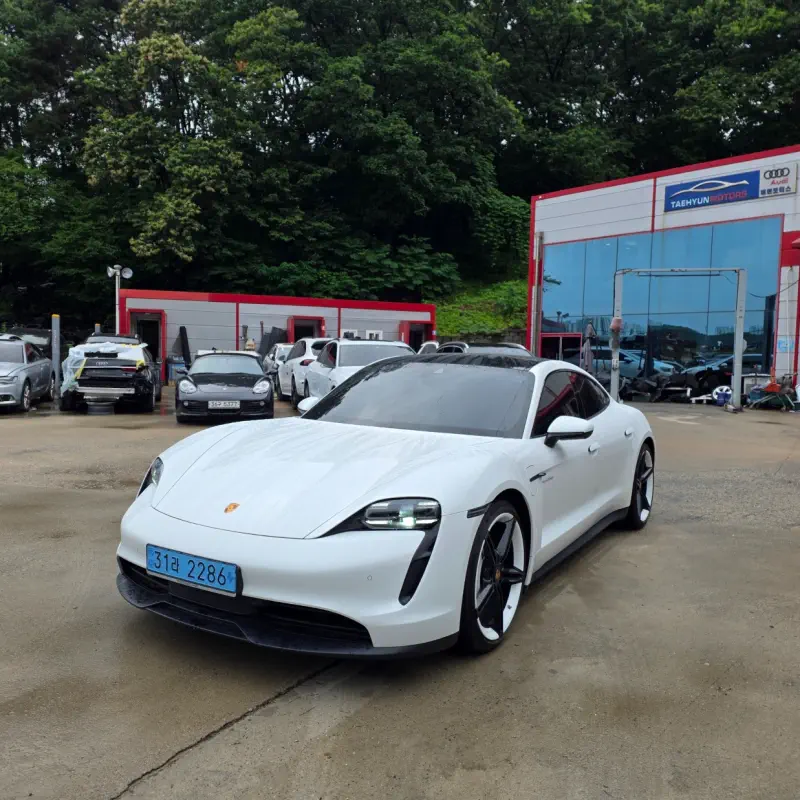 Porsche Taycan