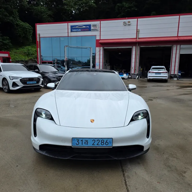 Porsche Taycan