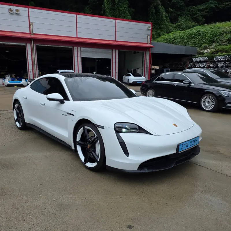 Porsche Taycan
