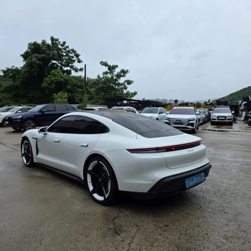 Porsche Taycan