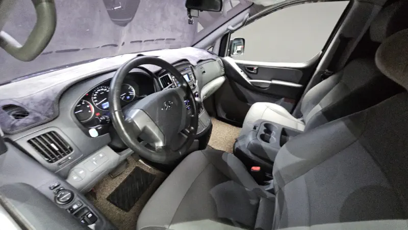 Hyundai Grand Starex
