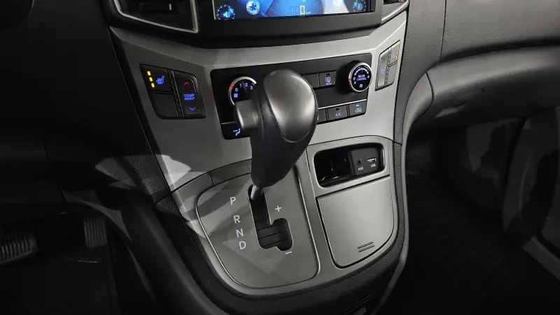 Hyundai Grand Starex