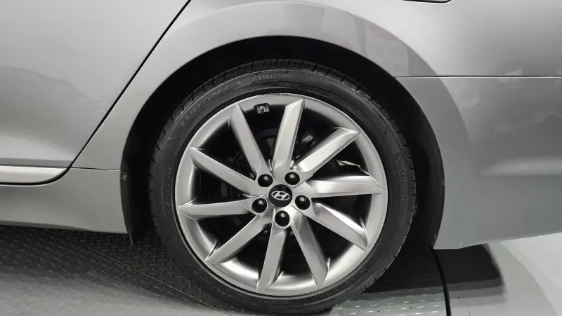 Hyundai Aslan