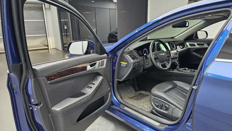Hyundai Genesis