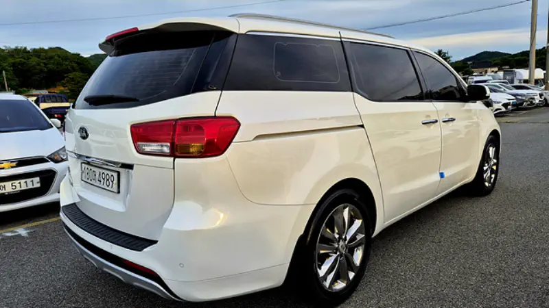 Kia Carnival