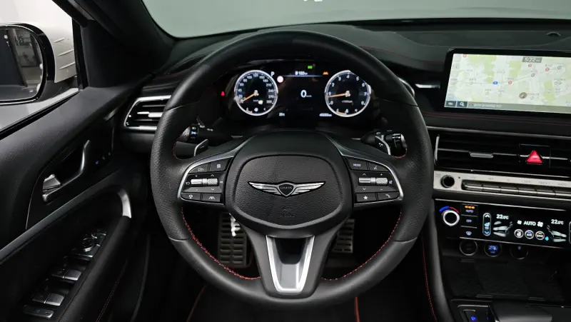 Genesis G70