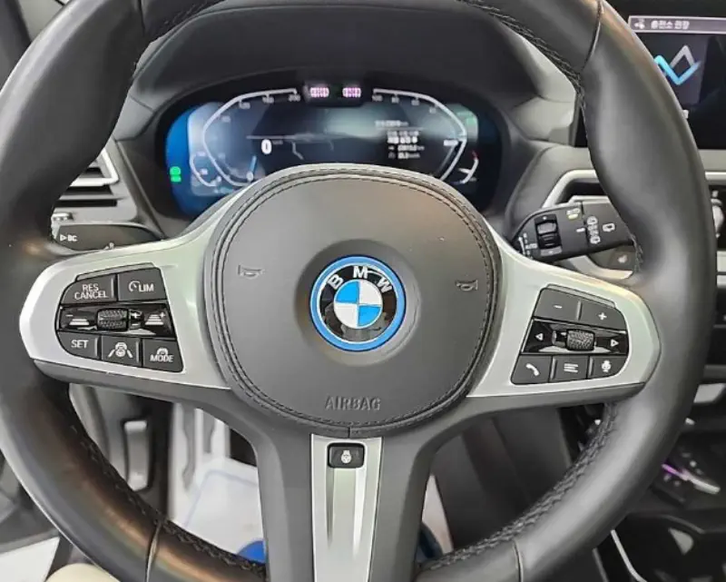 BMW iX3