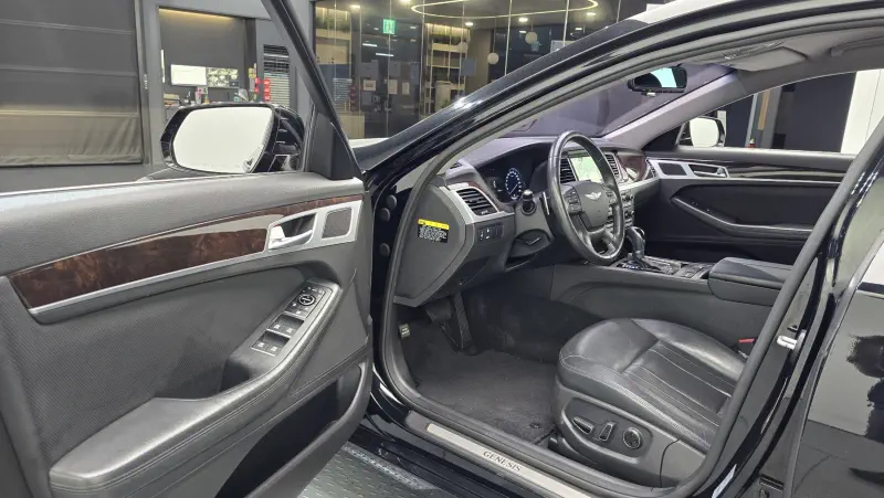 Hyundai Genesis