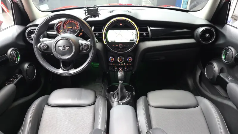 Mini Hatch