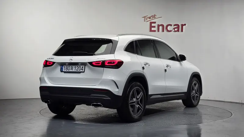 Mercedes-Benz GLA-Class
