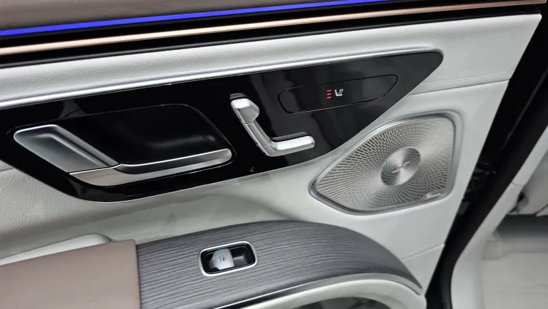 Mercedes-Benz EQS SUV