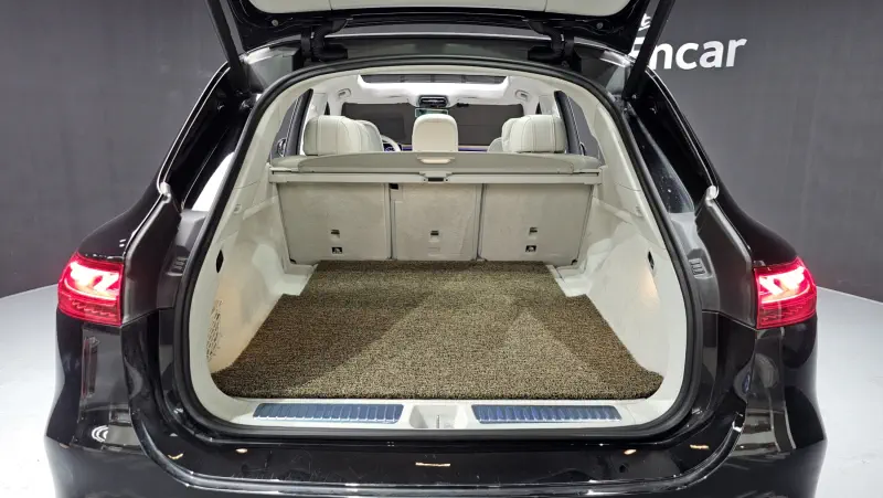 Mercedes-Benz EQS SUV