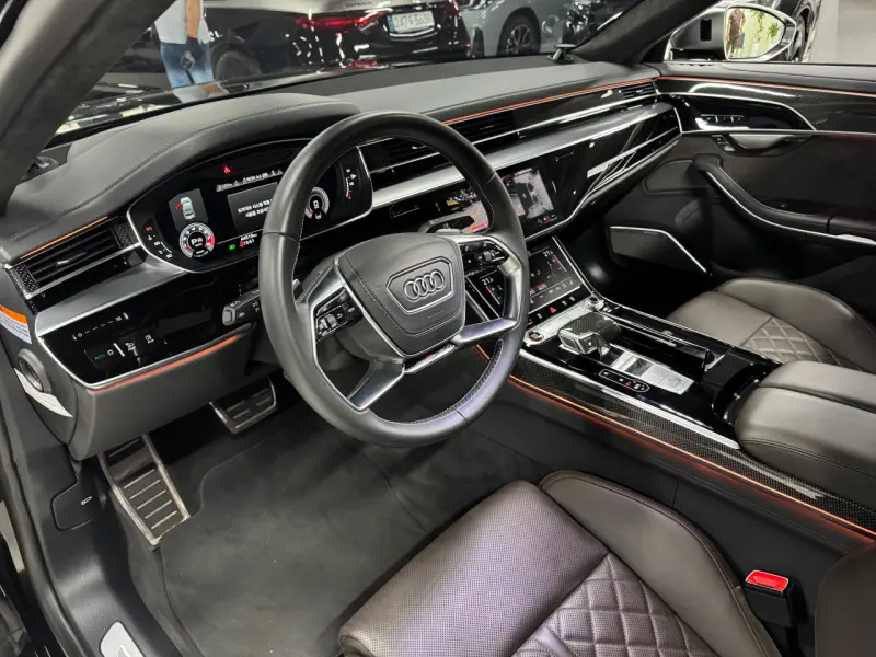 Audi S8