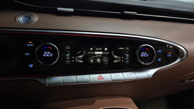 Genesis GV70