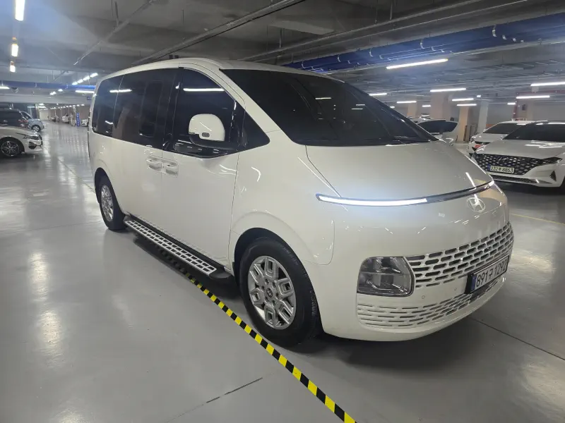 Hyundai Staria