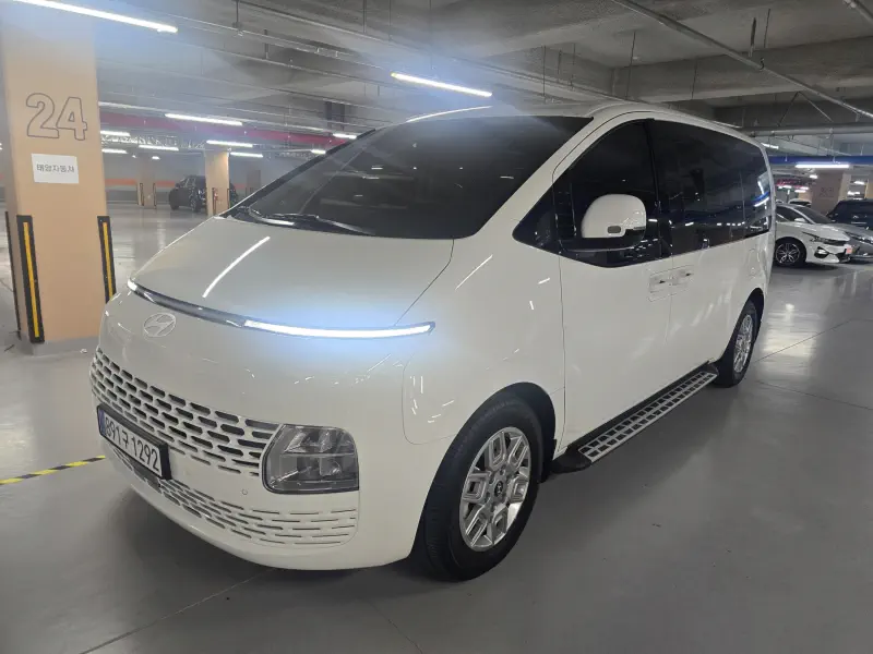 Hyundai Staria