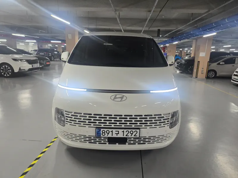 Hyundai Staria