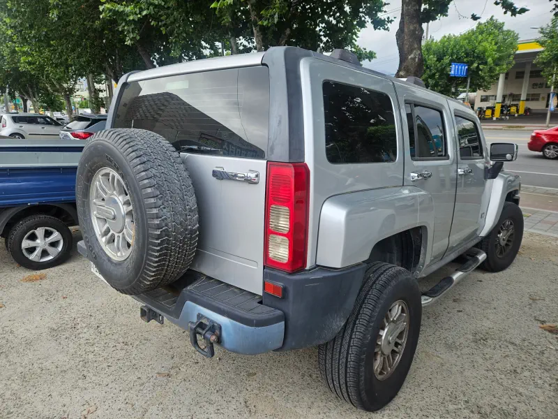 Hummer H3