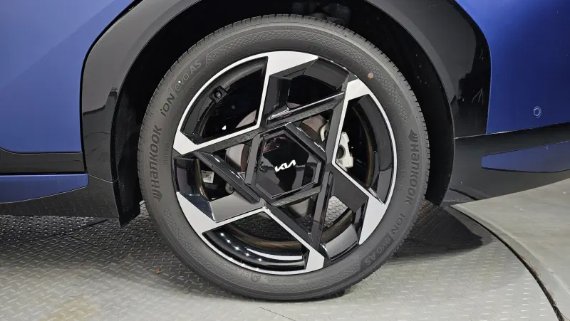 Kia EV4