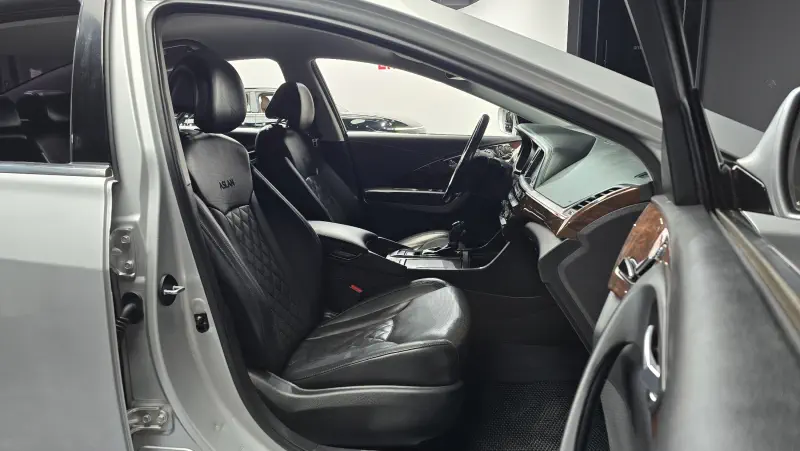 Hyundai Aslan