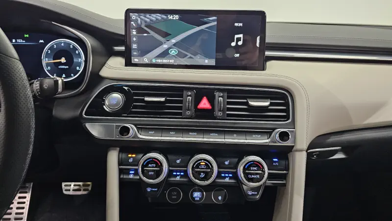 Genesis G70