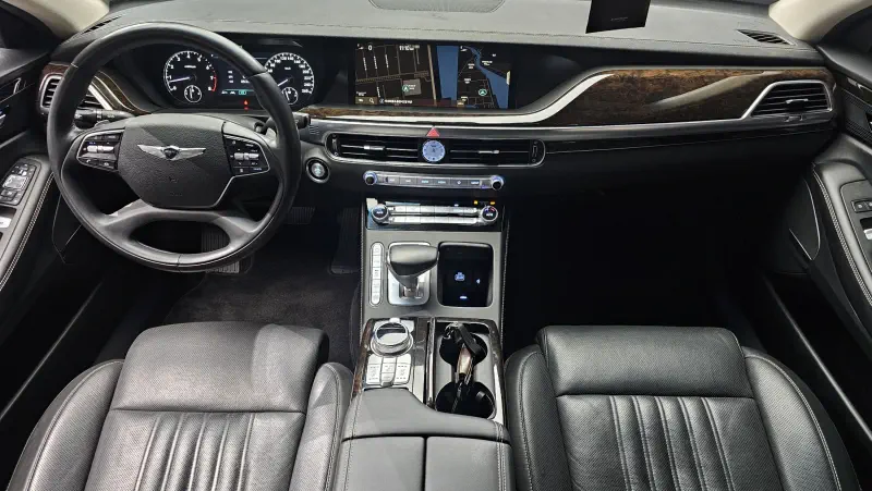 Genesis G90