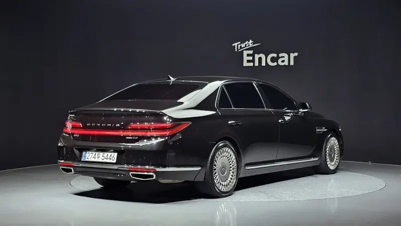 Genesis G90