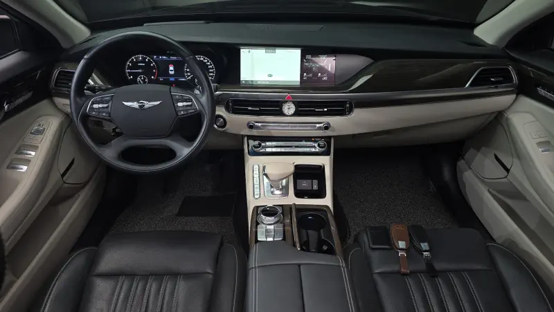 Genesis G90
