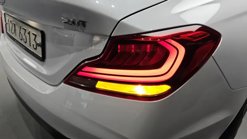 Genesis G70
