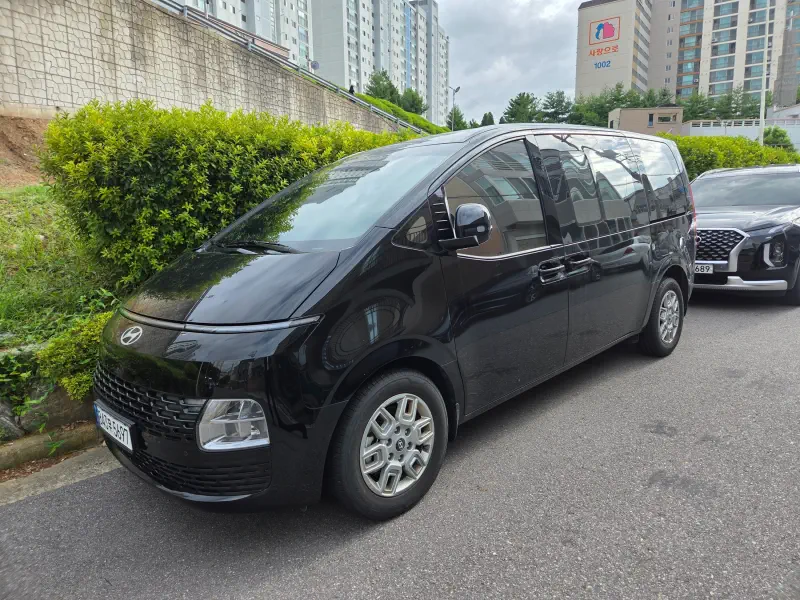 Hyundai Staria