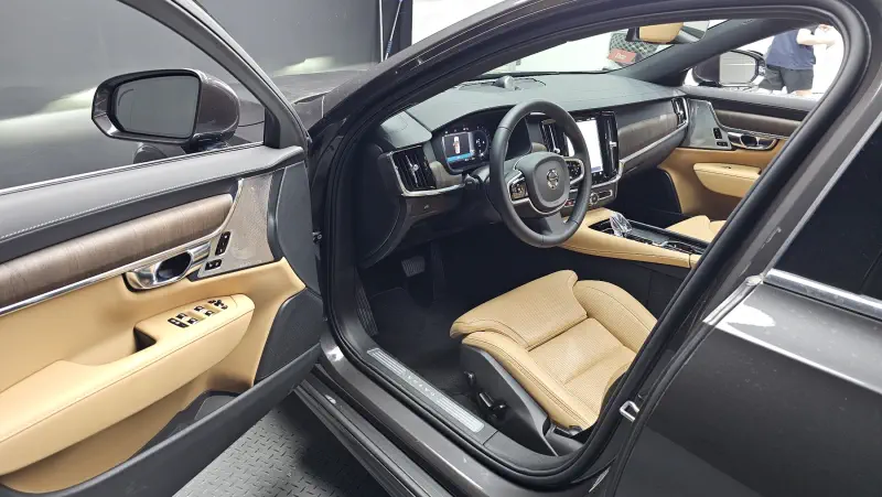 Volvo S90